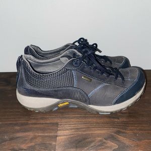 Dansko Paisley shoe- size 38 (7.5-8 U.S. size)